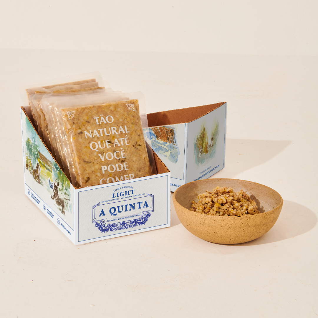 caixa-com-embalagens-da-dieta-natural-light-para-controle-de-peso-para-caes
